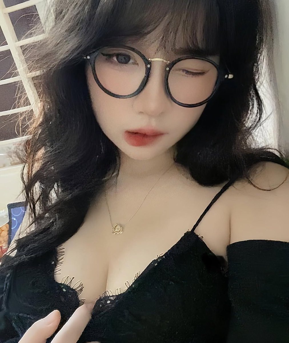 黄推福利内容 - 绫奈(可视频验证)的精彩图片 福利姬绫奈(可视频验证)分享的黄推图片4 - 网红私拍内容