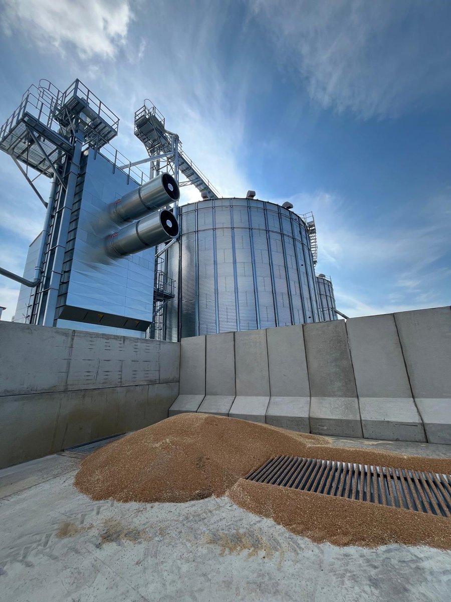 Commissioning week is well underway on this plant in Norfolk. Motors and sensors have been direction checked and run under load. Silo 1 has its first crop inside and today it will be the turn of the Svegma for testing, commissioning and operator training. #completegrainstorage