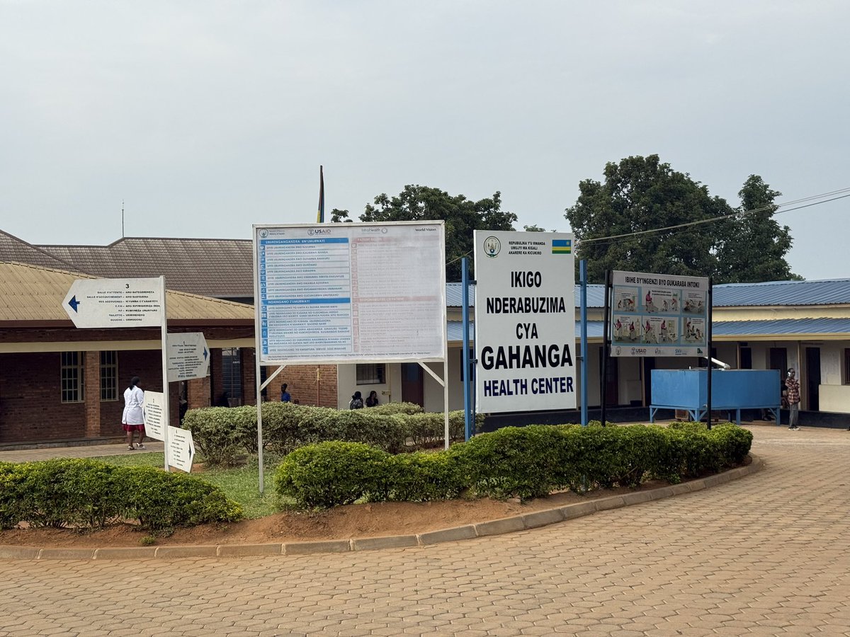 ルワンダのキガリは湿度が低く、涼しくて過ごしやすい。道も綺麗で国民性が真面目な印象。衛生的で食事も美味しくて、めちゃくちゃ快適。
公的な医療を受けるための医療施設訪問。いきなりエイズも少ないとの事。PrEPも展開しており、エイズ撲滅のための政策を打ち出している事を感じます。