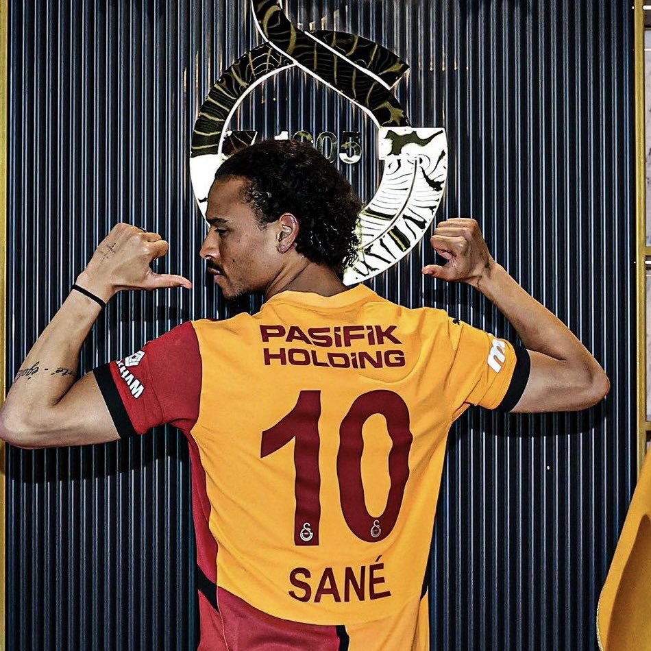 Ne kadar Galatasaray'lı varsa hepsine Kocaman Günaydinn
Rt yapın lütfen