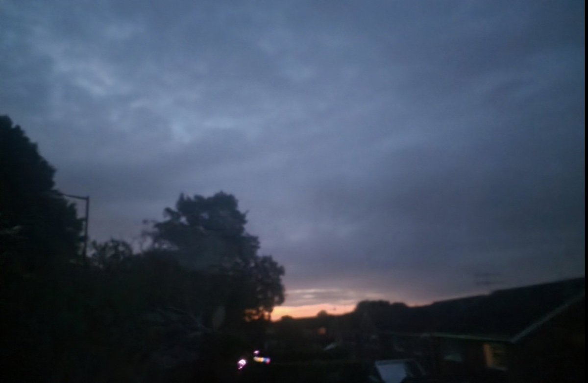 Through The Gloom....

....the light of dawn shines bright here, it's wet, a light wind, around 17 degrees celcius.

#sky #weather #nature #NaturePhotography #nature #morning #day #new #thursdaymotivation #wet #Thursday