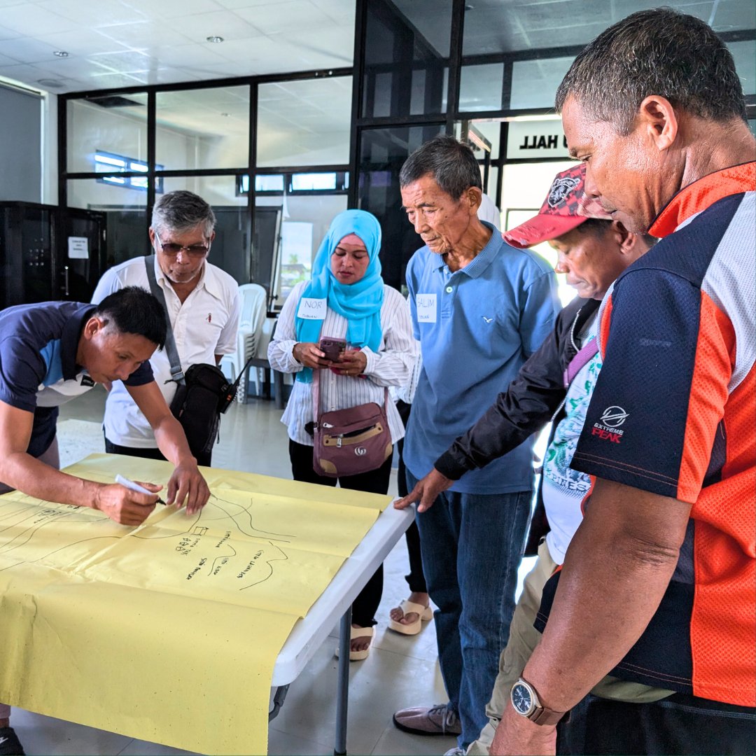 WFP_Philippines's tweet image. The Bangsamoro Food Security Task Force & WFP, with
@AmbJPNinPH's support, convened key sectoral reps in Maguindanao Del Norte & Sur to update local data on food security & climate risks, ensuring local experiences guide our direction toward building more resilient communities💪