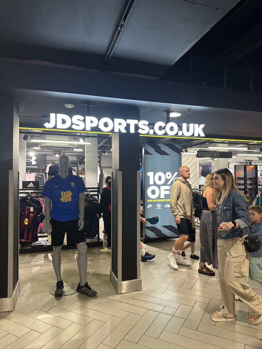 EugeneKCamera's tweet image. JD Sports @ East Midlands Airport 😁#bcfc #UTB @BCFC