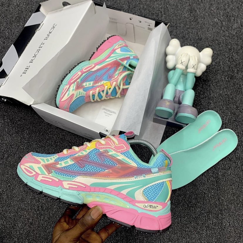 Sliders_Hub's tweet image. Pairs for men & women! 🛍️
Prices (NGN)
Frame 1 : 50k (size 40-46)
Frame 2 : 77k (size 38-45)
Frame 3 : 33k (size 37-42) No box!
Frame 4 : 50k (size 40-46)
Full Box Packaging! 📦
Nationwide Delivery! 🚚 🇳🇬
💬: Click link in bio to order via WhatsApp