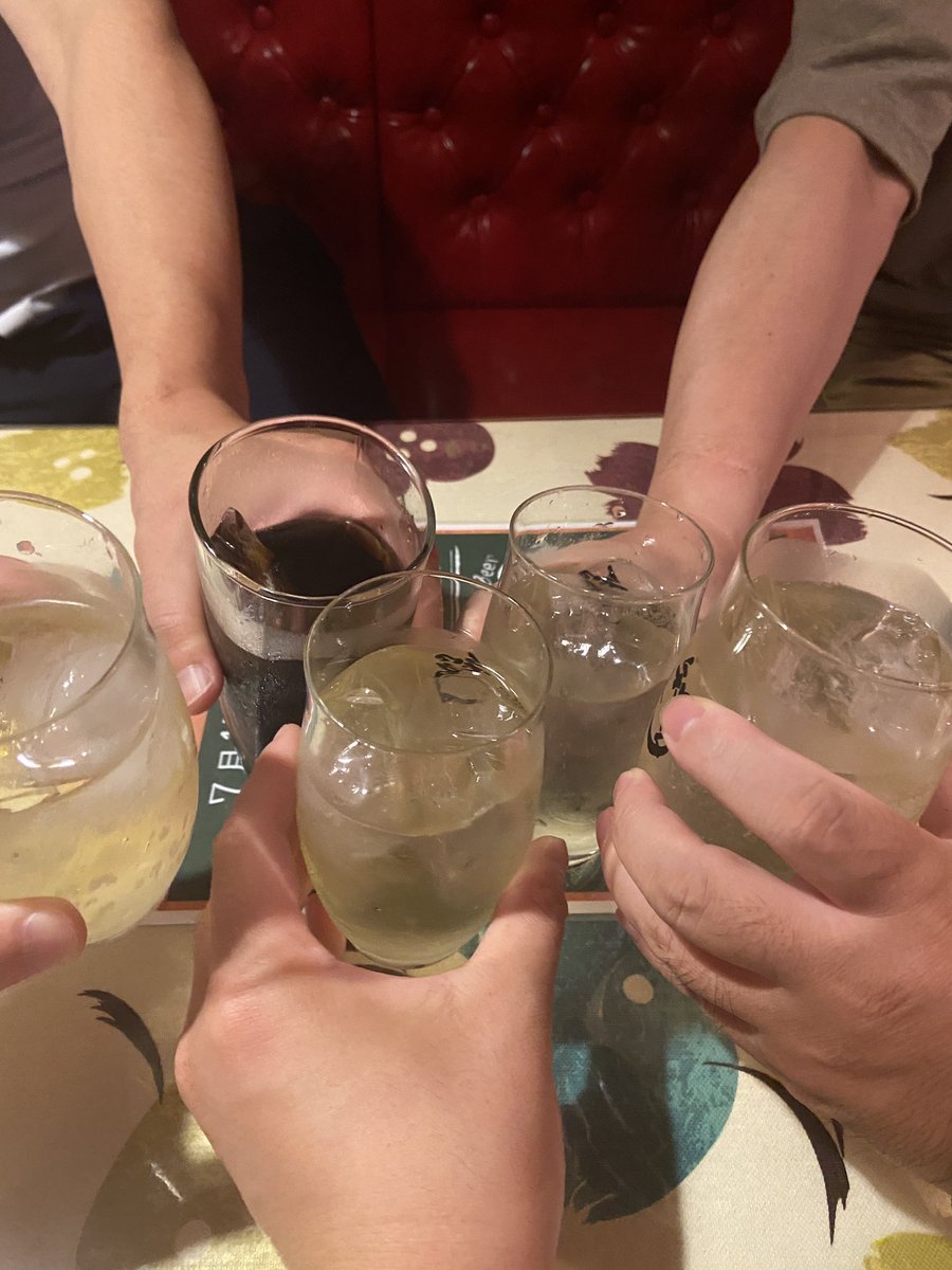 gyosyo_npm's tweet image. 今月は本会に行くことが多く、そろそろユキマサくんにも覚えてもらえそうな今日この頃です😂

昨日は堺の先生と飲み会🍻
いつもお世話になっているお店が周年イベントということで集まりました🫡

焼肉は美味しかったのですが、玉ねぎ2人前を注文したら何故か2玉も来てしまいました😥😇