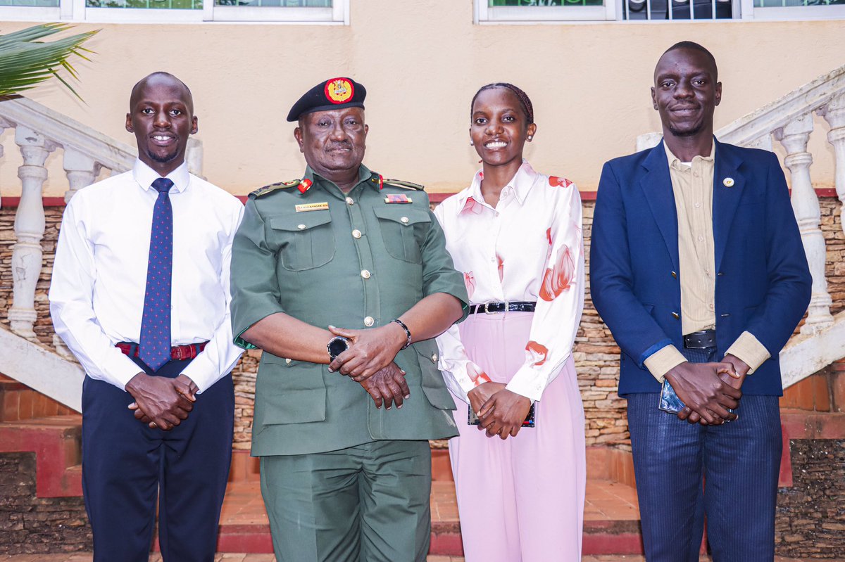 OticGroup's tweet image. 🇺🇬We recently held a high-level strategic meeting with Major. General. @FKulayigye, Spokesperson of the @MODVA_UPDF to examine how artificial intelligence can help counter one of the most urgent challenges in today’s digital age: the escalating spread of misinformation and…