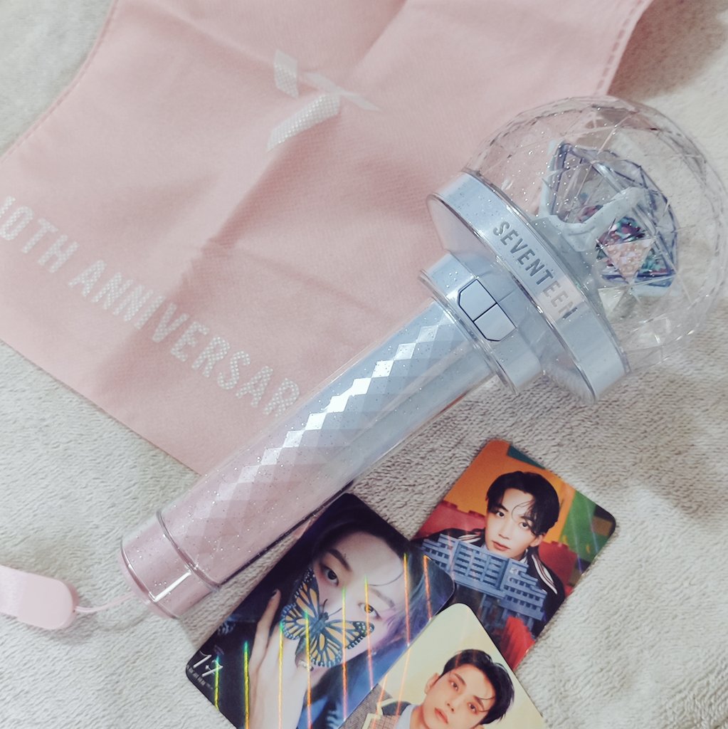 Min_HaoHan's tweet photo. Finally dumating yung 10th Anniversary Caratbong 💞🤩

Thank you so much @ERI_SHOPPE ✨ https://t.co/KwRjjbCZpd