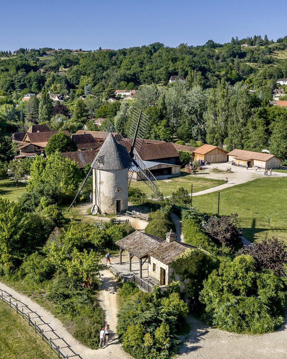hdlfrance's tweet photo. Bienvenue en 1900 ! Le Parc du Bournat au Bugue vous accueille sur 8ha et vous fera vibrer dans un décor authentique. https://t.co/lUfBG488ar