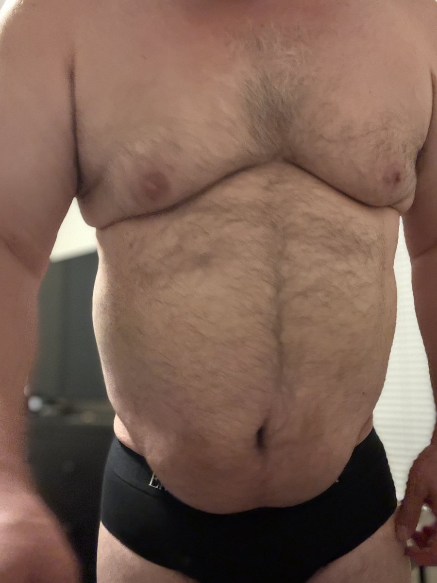 dlohayn's tweet photo. Thinking of switching back to briefs.  https://t.co/7hIeBJZRUE https://t.co/wzsQKjVzjh