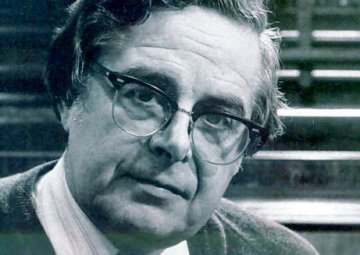 PParkerWriting's tweet image. “The Anschluss, Guernica? all the names
At which those poets thrilled or were afraid
For me mean schools and headmasters and games;
And in the process someone is betrayed.”
Donald Davie, born 17 July 1922
#donalddavie #poem