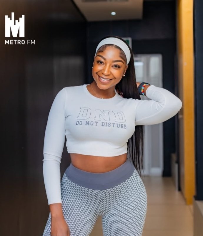 ❤️Reitumetse❤️ (@hendriccahm) on Twitter photo Self love e kae anonymous, when they show you who they really are, believe them. Focus on yourself girl, you deserve better
#AskAMan 📍
#BreakAwayWithKhutsoTheledi
<a href="/METROFMSA/">METROFM SABC</a>
<a href="/KhutsoTheledi/">Khutso Theledi</a> Self love e kae anonymous, when they show you who they really are, believe them. Focus on yourself girl, you deserve better
#AskAMan 📍
#BreakAwayWithKhutsoTheledi
<a href="/METROFMSA/">METROFM SABC</a>
<a href="/KhutsoTheledi/">Khutso Theledi</a>