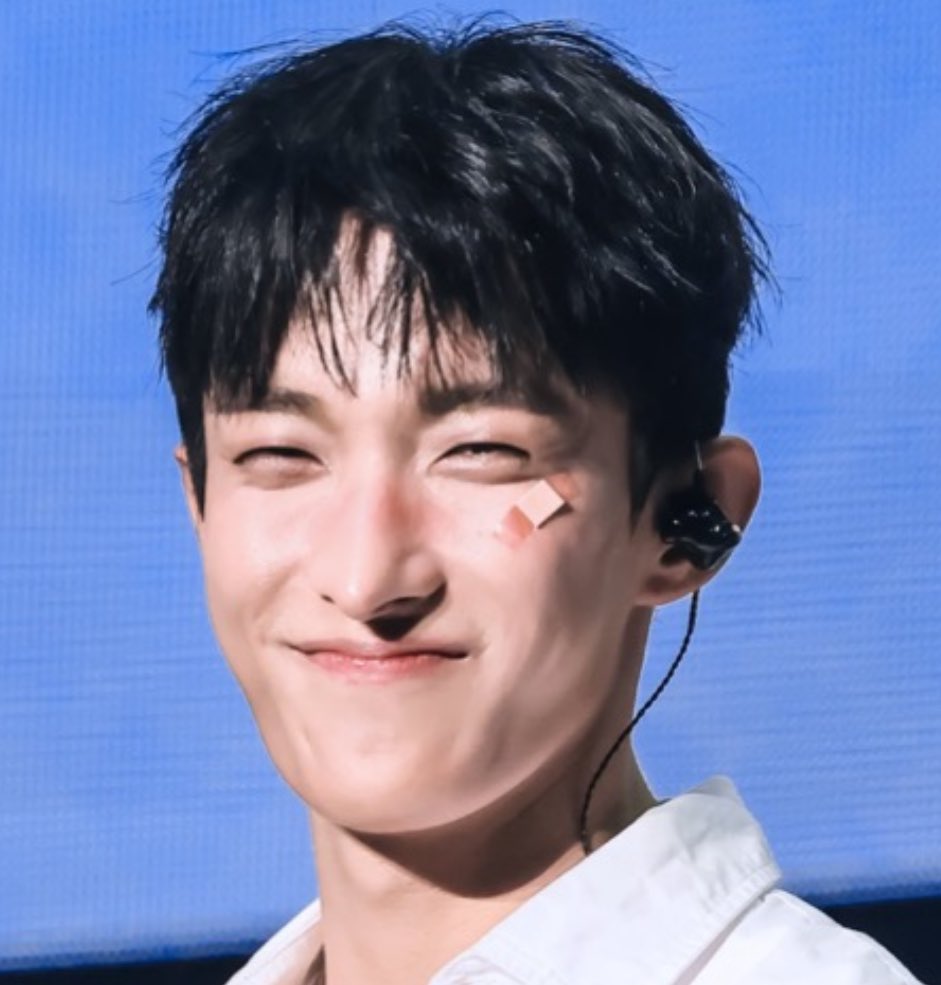 kyeomTia18's tweet photo. I'm crying?? Tell me I'm not alone????? https://t.co/p7GuXljN9M