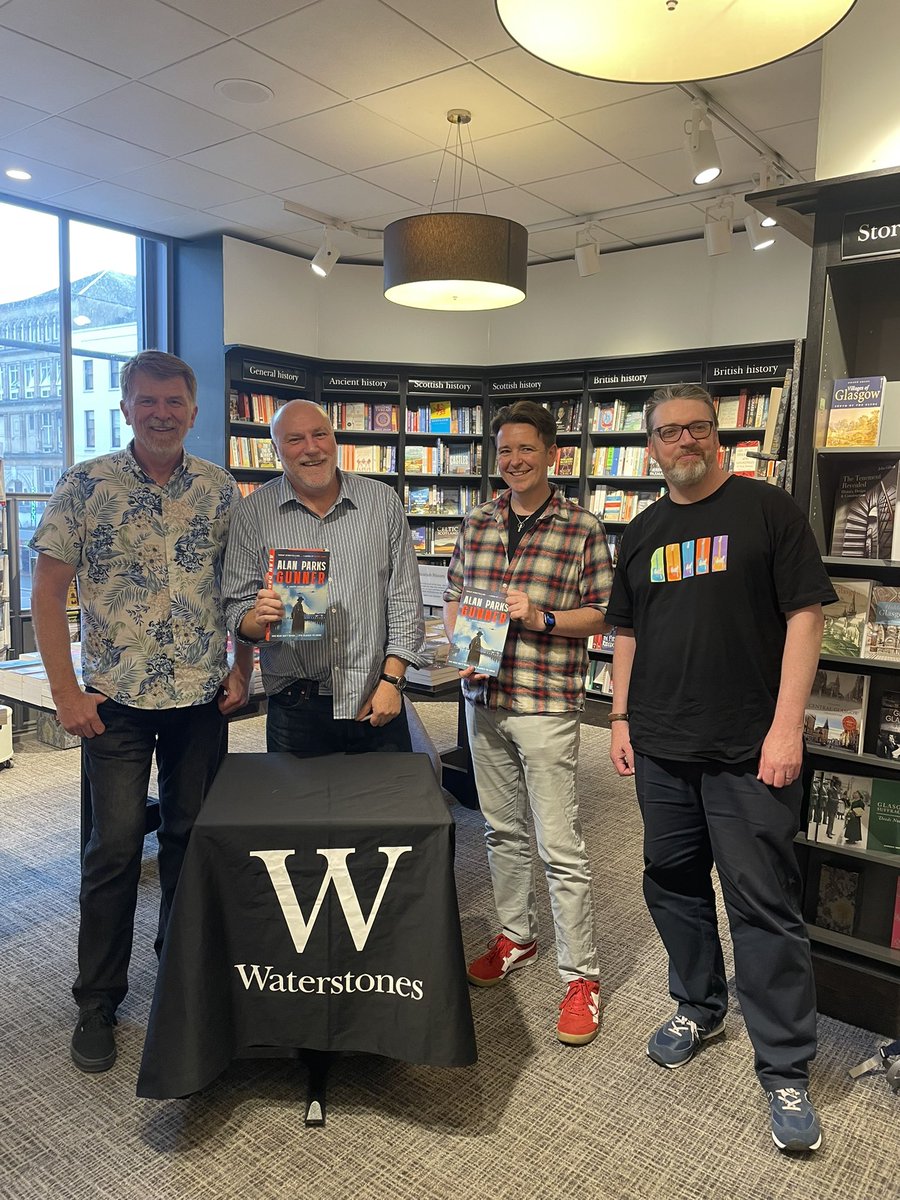 GoJaBrown's tweet image. A wonderful night at @WStonesArgyleST with @AlanJParks to launch his new book Gunner - top tip - go buy. Also bumped into @LiamMcIlvanney and Kenny Boyle and @isobeldixon