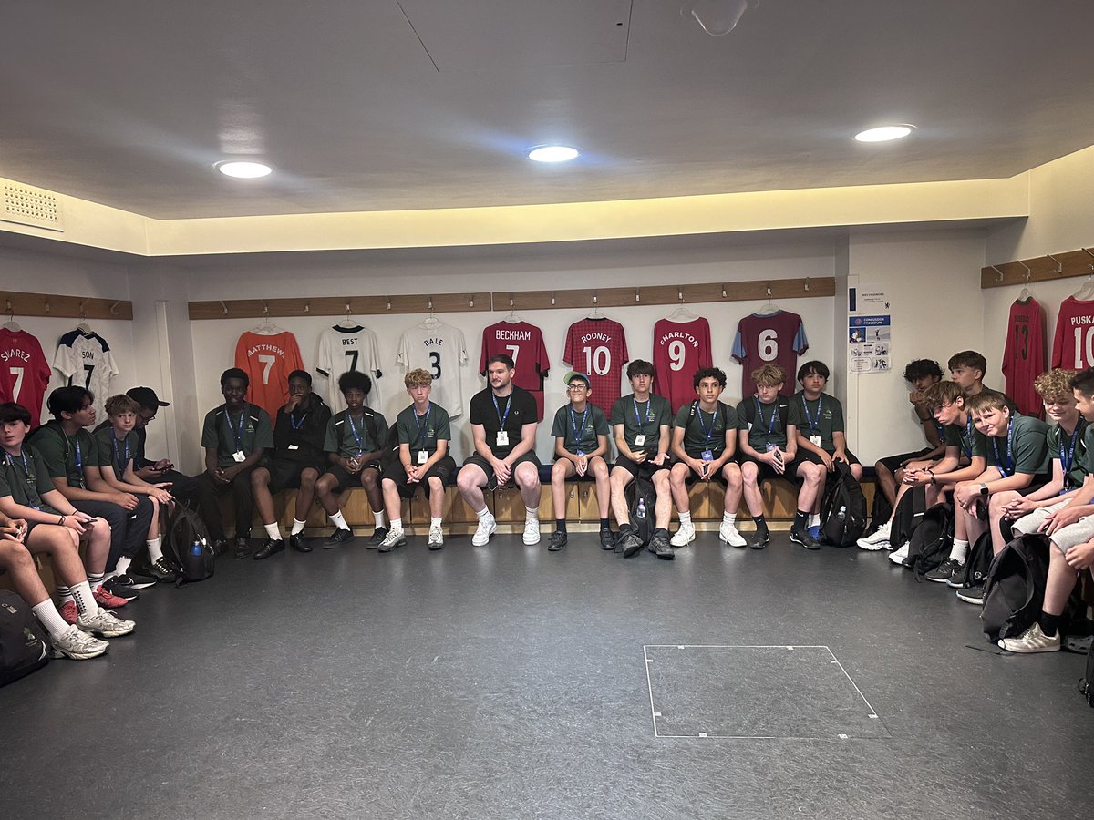 Chestnut Grove Academy (@chestnutgrovea) on Twitter photo Despite a flurry of signings <a href="/ChelseaFC/">Chelsea FC</a> there was luckily still space in the dressing room for the Multi Sports Group!
As part of Culture and Communities Week students experienced Stamford Bridge from a player’s perspective and were given VIP access to normally off-limits areas Despite a flurry of signings <a href="/ChelseaFC/">Chelsea FC</a> there was luckily still space in the dressing room for the Multi Sports Group!
As part of Culture and Communities Week students experienced Stamford Bridge from a player’s perspective and were given VIP access to normally off-limits areas