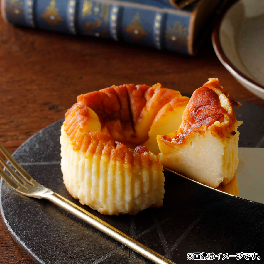 Seicomart_TW's tweet image. \✨セイコーマート #今週の新商品🎉 /
再登場の【YOUR SWEETS ぜいたくバスクチーズケーキ】※関東の店舗は取り扱いがありません。
とろっとやわらか、なめらかな食感のチーズケーキです。
北海道黒松内町産のクリームチーズを使用。※頃松内産クリームを13.2%使用(製品中に対する割合)
<北海道>…