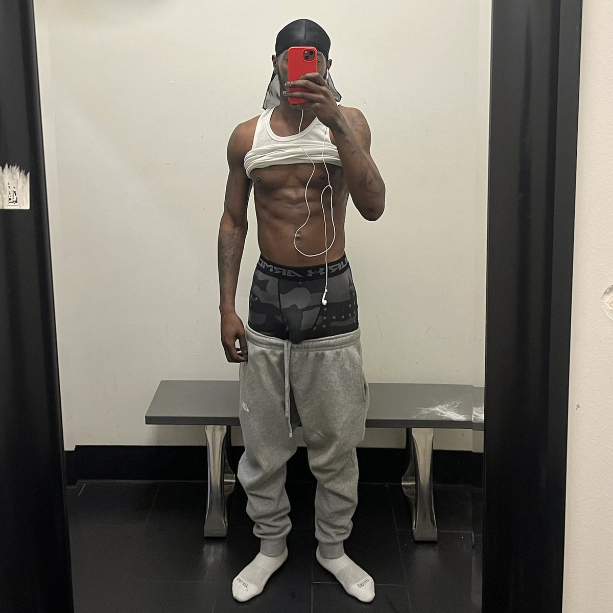 Dre Boogie 👽 tweet media