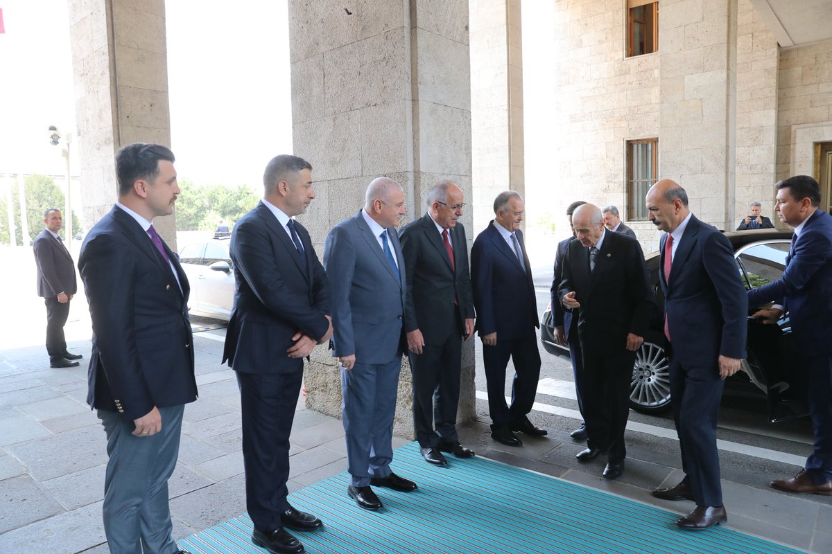 YOLUNA KURBAN OLURUZ.
