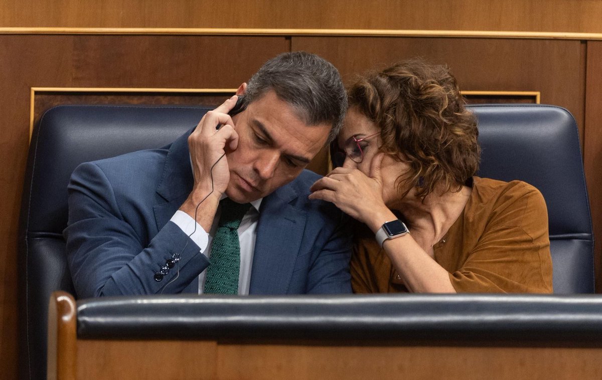Revolución y pragmatismo. La vida del panadero y comunista Sánchez Montero (1915-2006) es de novela. Los Sánchez y Montero de ahora ocupan escaños contiguos desde hace 7 años. Como Kiko Legard y Mayra Gómez Kemp en Un, dos, tres…

#CuchilloSinFilo 

diariodesevilla.es/opinion/articu…