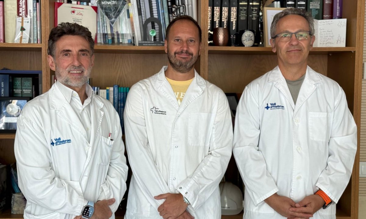 VHIR_'s tweet image. Un estudi liderat per @vallhebron ha identificat alguns biomarcadors que assenyalen quins pacients amb Síndrome Radiològicament Aïllada (RIS) tenen més risc de desenvolupar esclerosi múltiple. La RIS és la descoberta fortuïta de lesions típiques d'EM.
🔗 vallhebron.social/RIS-risc