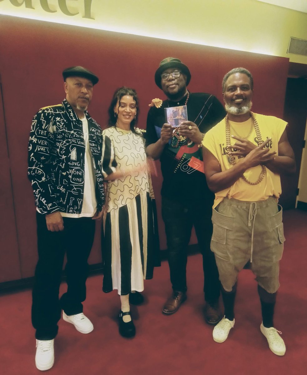 Meet n Greet tonight with some of the fans in Milwaukee 
<a href="/MarcusCenter/">Marcus Performing Arts Center</a> 
<a href="/digableplanets/">Digable Planets</a> 
Blowout Comb 🪮 
30th Anniversary celebration 
officialdigableplanets.com