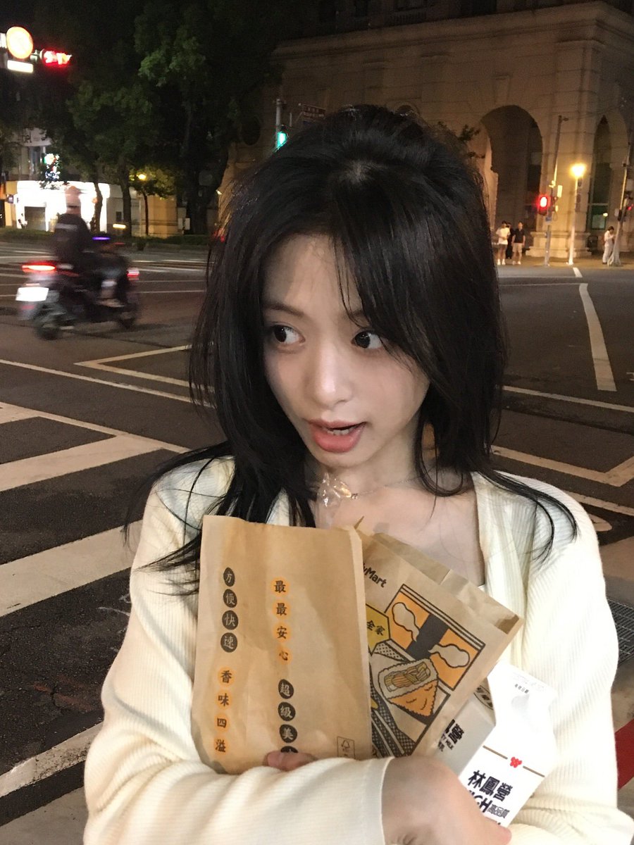 ahyeonpics's tweet photo. AHYEON INSTAGRAM UPDATE 
#AHYEON #아현 #郑雅贤 #アヒョン https://t.co/Pvf3fUYhVm