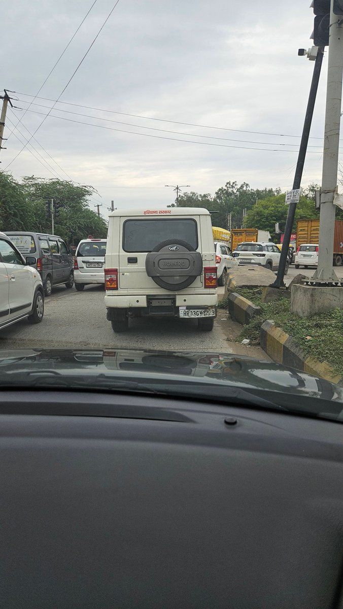 bisensinghs's tweet photo. ..@police_haryana 
@FBDPolice
@cmohry 

Should this vehicle comply with the Norms?

HR03V1229 

@PIB_India @TrafficGGM https://t.co/HKeTNOR81r