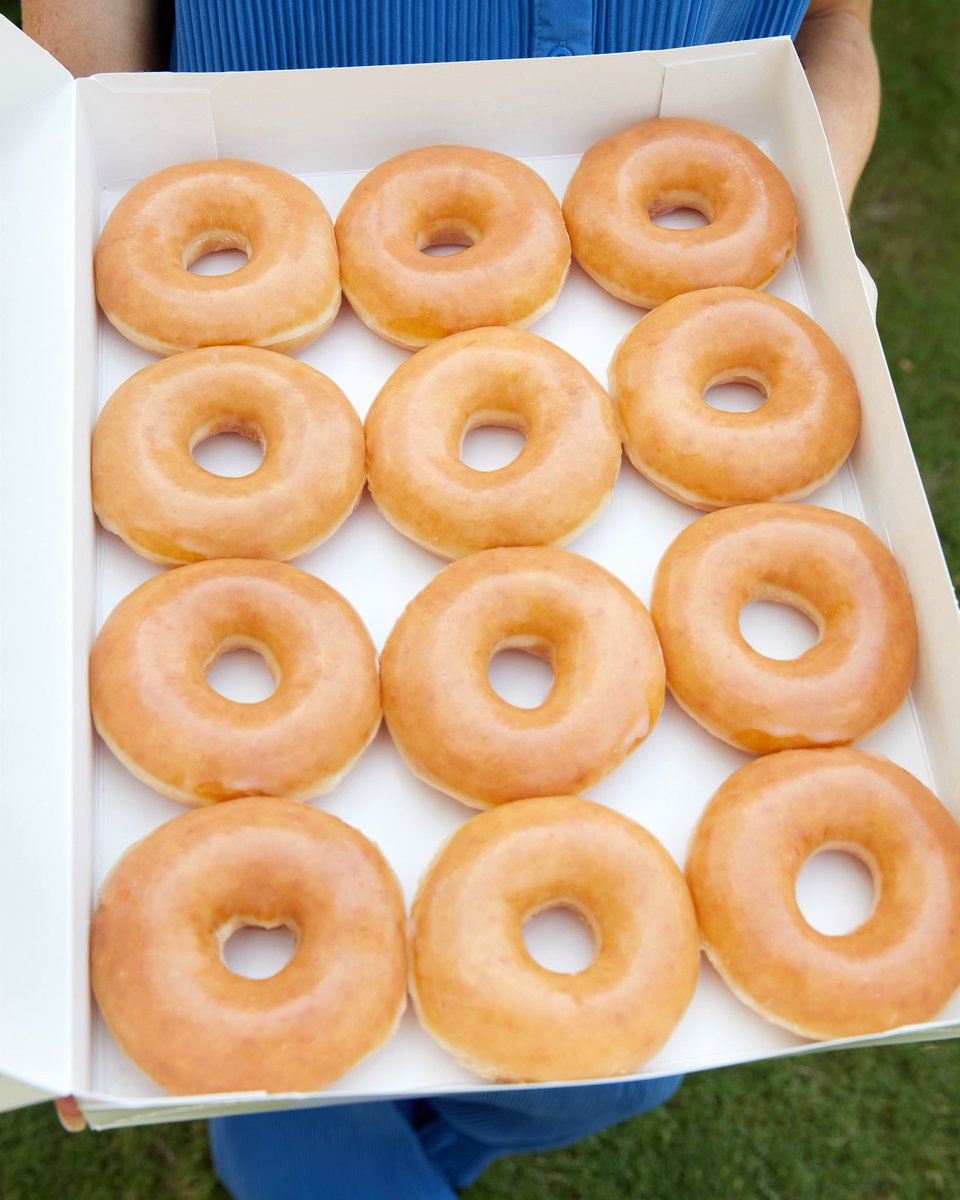 KrispyKreme_ZA's tweet image. If happiness came in a box… this would be it. 🎁🍩

Dough-not miss our 88th birthday deal tomorrow!😉🎉🍩

#KKSA #OriginalGlazed #KrispyKreme