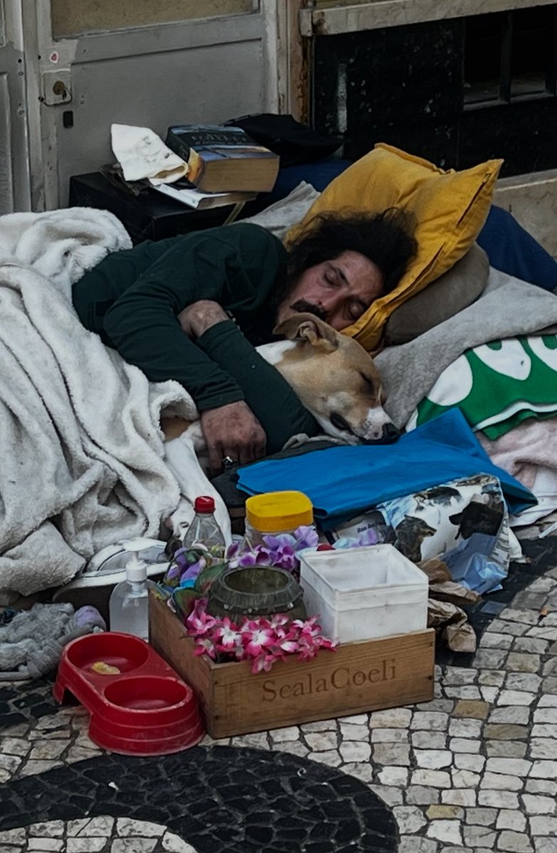 JulioFSHCC's tweet photo. This man gave me permission to capture the harsh reality of homelessness, yet the warmth of a dog’s unwavering loyalty shines through. A reminder of love in the toughest times. 🐾 #HomelessAwareness #DogIsFamily #Compassion #Loyalty https://t.co/elQcJJJniB