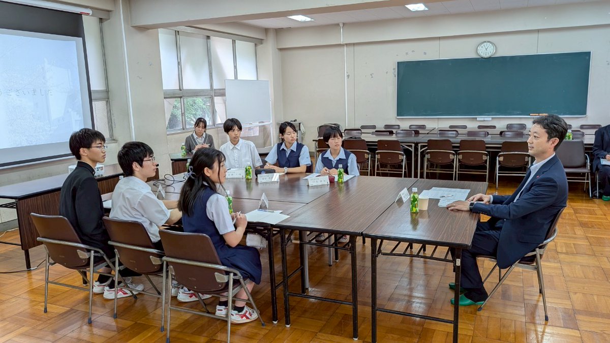 県立千葉中学校・千葉高校に行き、校舎等の視察＋生徒の皆さんと意見