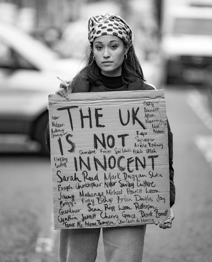 JonnyBlackwell's tweet image. My mum unexpectedly spotted this photo of my sister on @BBCNews yesterday.
I’m very proud of her for always standing by her convictions and following her conscience.
