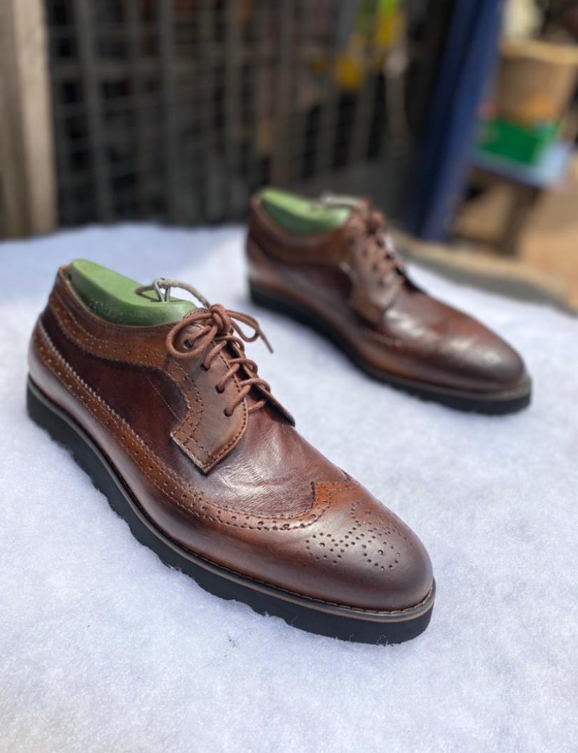 Brown Brogue
.
39000 naira 
.
Available in sizes and colors 
.
Nationwide delivery 🚚 
.
WhatsApp: wa.me/message/SJBEY5…
.
Kindly send a dm to order 

| Omo Allah Yildiz Omisore #DecoOut Daura For sale Anele Enugu Ekitike |