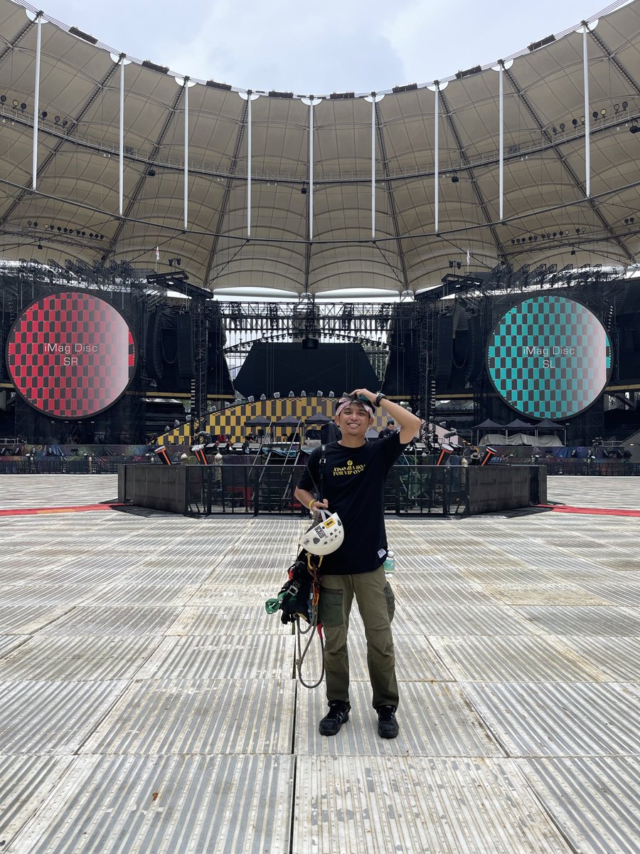 GreenDay , marron5 , bruno mars , coldplay. Next metallica and msr ke ? Hurm