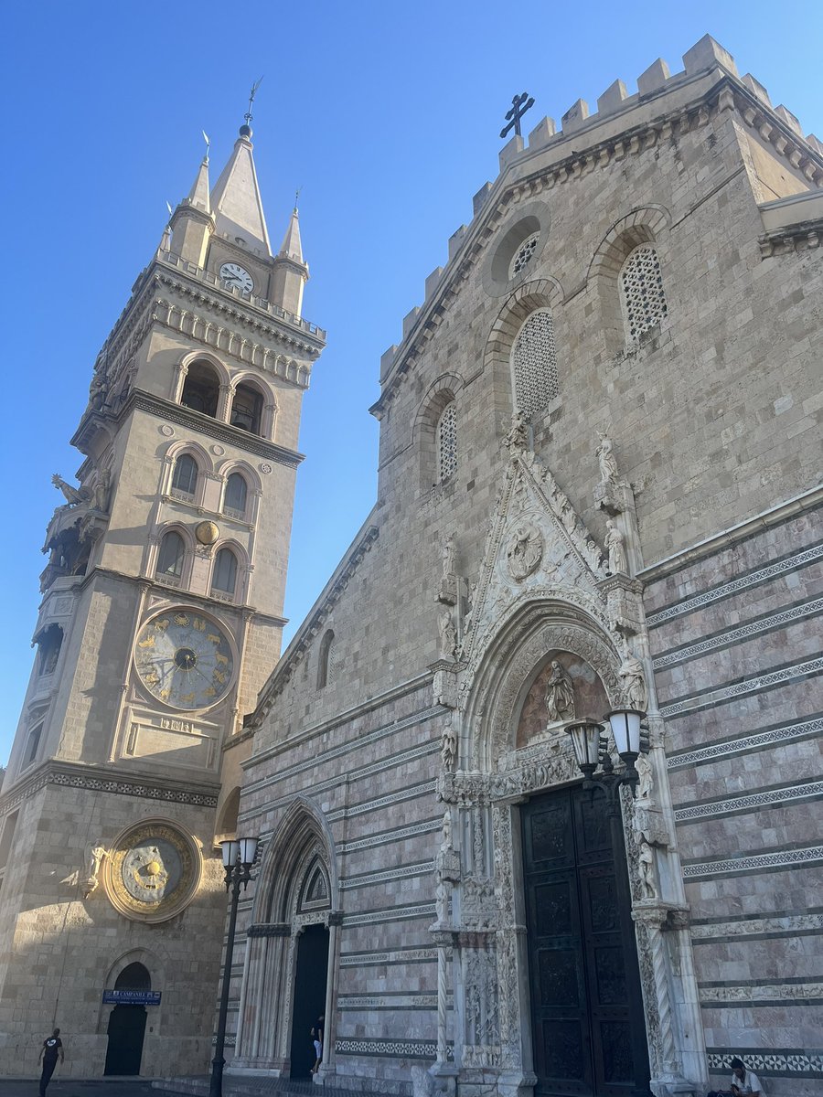 sensinglorna's tweet image. First sightings in Sicily, where I’m giving a talk at Università di Messina, a conference exploring 'genius, madness and creativity'. I present #ACreativeTransformation, my own breakdown, breakthrough and infinite creativity. Expect many pictures. It will be a colourful few days!