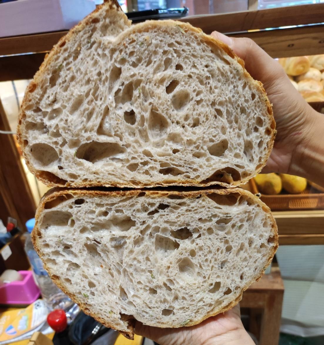 sassycatbakery's tweet photo. Sourdough ที่ทำให้มีความ ในการทำขนมทุกๆ วัน ร้านเล็ก ในมช. อบ ตอนเช้า ทุกวัน คะ  #sourdoughchiangmai #sourdough #รีวิวเชียงใหม่ https://t.co/mJxoNBm83k