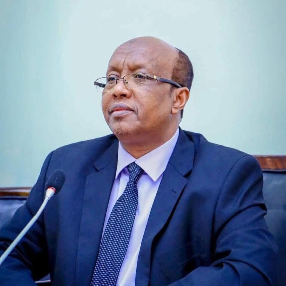 Puntlandmirror's tweet image. SSC-Khatumo presidential candidate and prominent politician Abdirisak Khalif has criticized the recent statement from the #Puntland Ministry of Interior, calling it a clear interference in the existence of SSC-Khatumo.
In his remarks, Khalif stated that the formation of…
