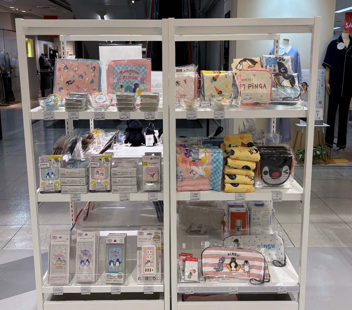 pingu_jpn's tweet image. PINGU™ POP UP STORE 📍鳥取ロフトで開催中‼🎉
“毎日の暮らし”で使える便利でかわいいピングーグッズが揃った『PINGU™ POP UP STORE』を是非お楽しみください💐👀
※在庫状況は店舗までご確認下さい。
🐧開催情報
★鳥取ロフト
7月12日(土)~8月8日(金)…