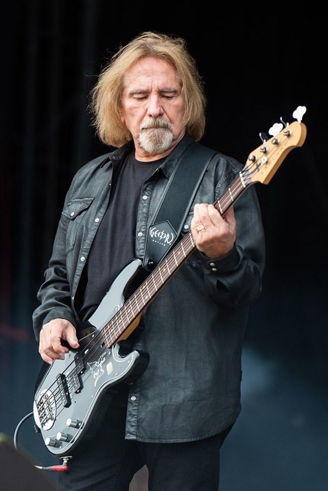 il 17 Luglio 1949 nasce
Geezer Butler,
nome d’arte di 
Terence Michael Joseph Butler,
membro fondatore e bassista
dei Black Sabbath.
Butler lascia una prima volta la band
nel 1984 per suonare con i The Deviants,
poi forma la Geezer Butler Band
e successivamente si unirà nella