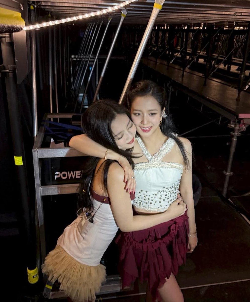 ลิซู เจนซู สวยกันมากกกกกก