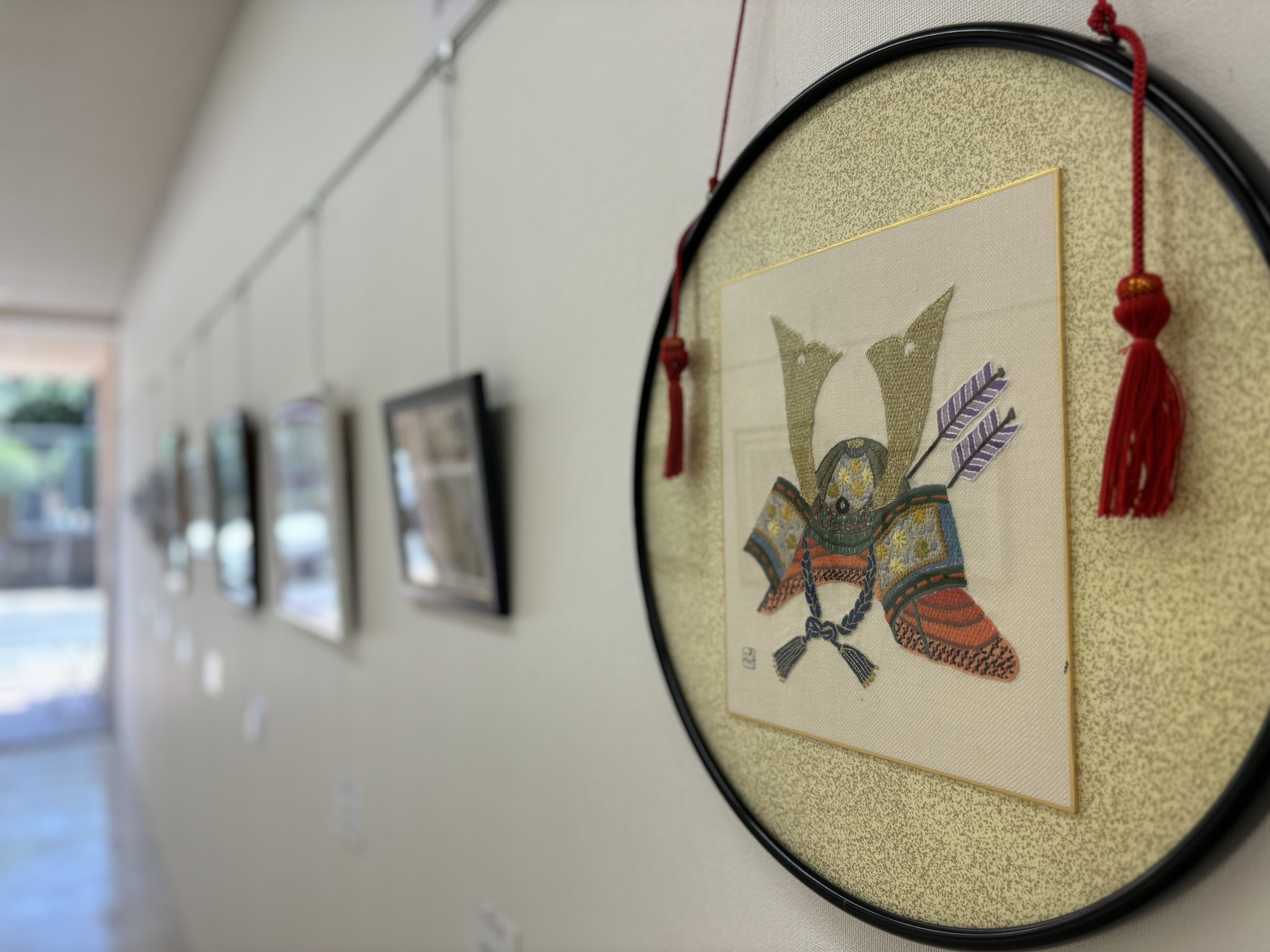 着払。油彩画(蝋梅)大宮市最後の美術展入選作品F15 大幅値下げ。 ブラック画材《日常垢》 on X: 