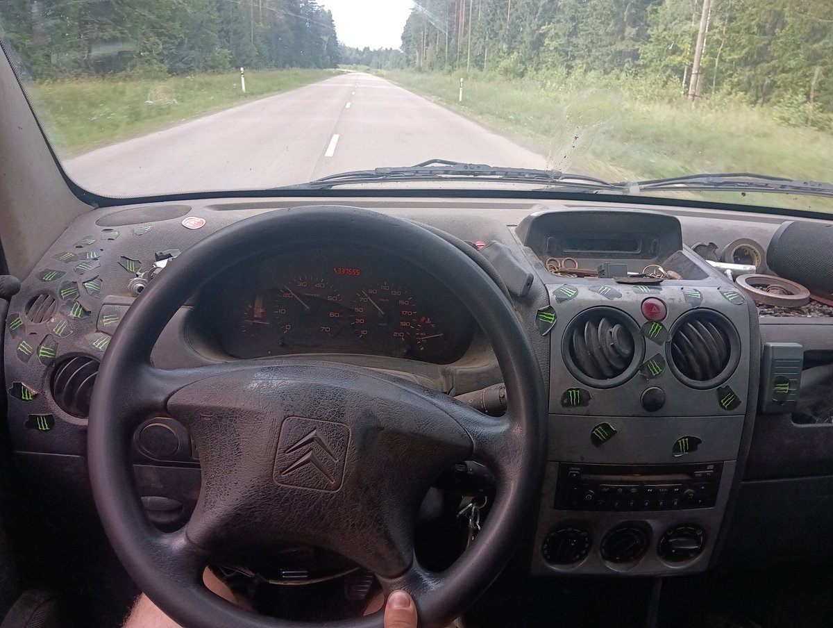 BLDburning's tweet image. You ain&apos;t driving a #shitbox if it ain&apos;t lookin like this