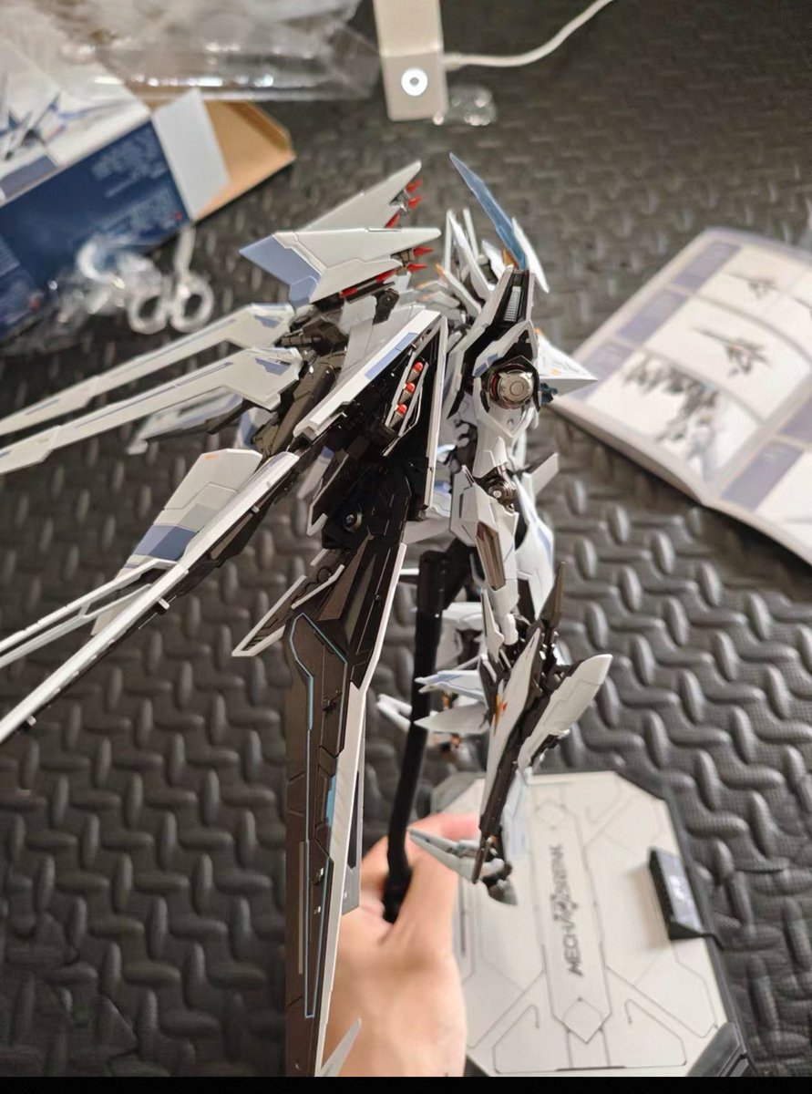 mechabreakmerch's tweet photo. 空域を制圧するのは、隼──いや、俺だ!#MechaBREAK #flcon #ファルコン #メカブレイク https://t.co/Ck237R8OL5
