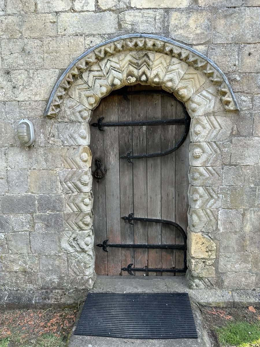fraglast's tweet image. The slightly smaller but equally stunning Norman north door (now the main entrance) at St Helenβs, Stillingfleet, Yorkshire
With modern additions of wall light and rubber mat!
#adoorablethursday