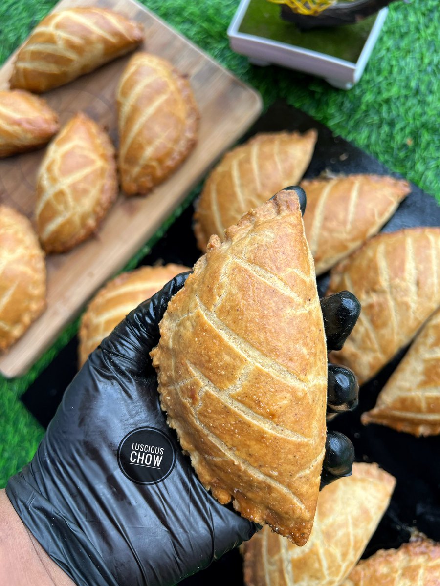 ADAEZE👩🍳👸- ODOGWU OF BANANA BREAD (@adaezennaji_) on Twitter photo The bakery is open and ready to serve you world-class pastries as usual.
Kindly send a dm to order ☺️
CC: <a href="/luscious_chow/">Luscious Chow</a> The bakery is open and ready to serve you world-class pastries as usual.
Kindly send a dm to order ☺️
CC: <a href="/luscious_chow/">Luscious Chow</a>