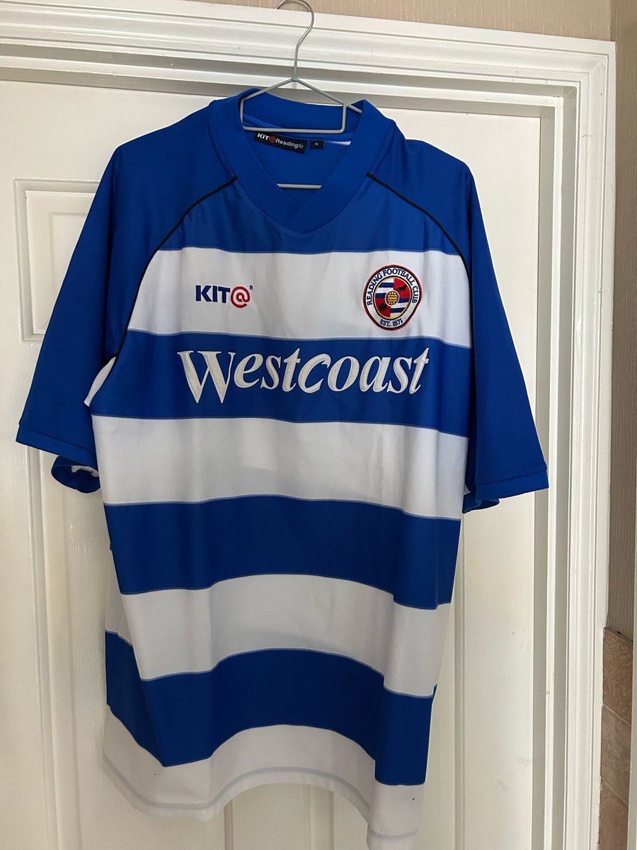 STARReading's tweet image. LET'S GET SHIRTY!!
Shirt of the day for sale, size XL
2003-2004 Home kit, worn, as seen on Dave Kitson, Steve Sidwell and James Harper!
PRICE £70 (can be posted for small cost or collected from STAR base) #readingfc