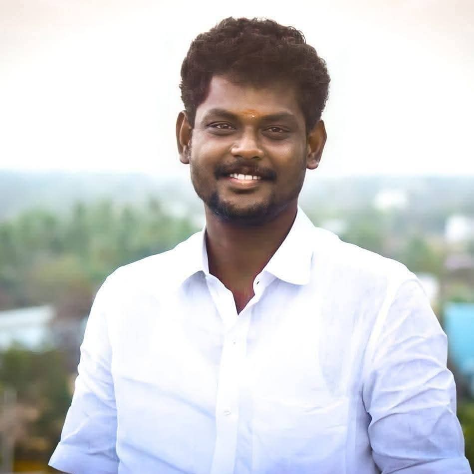 saisureshadmk's tweet photo. எந்நாளும் எந்நேரமும் கழக சிந்தனை மட்டுமே கொண்டு.. திருச்சி மண்டல தகவல் தொழில்நுட்ப பிரிவினை சீரோடும் சிறப்போடும் வழிநடத்தி வரும், எங்களின் பாசமிகு நேசமிகு சகோதரர், திருச்சி மண்டல தகவல் தொழில்நுட்ப பிரிவு செயலாளர் திரு. மணிகண்டன் @runmanirun அண்ணன் அவர்களுக்கு இனிய பிறந்தநாள் வாழ்த்துக்கள்.

@AIADMKOfficial
@AIADMKITWINGOFL
@EPSTamilNadu @IndiraniSudala1 @KovaiSathyan @IInbadurai @satyenaiadmk @satyenaiadmk @Radhavenkt
