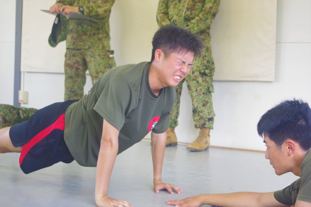 jgsdf_gcc_ardb's tweet image. 【相浦新隊員教育⑥】
#第1水陸機動連隊 は、新隊員教育を実施中です。写真は教育開始時における体力検定の様子です。前期教育で培った各人の体力を把握し、後期教育期間を通じて更なる向上を図ります。 #新隊員教育 #水陸機動団