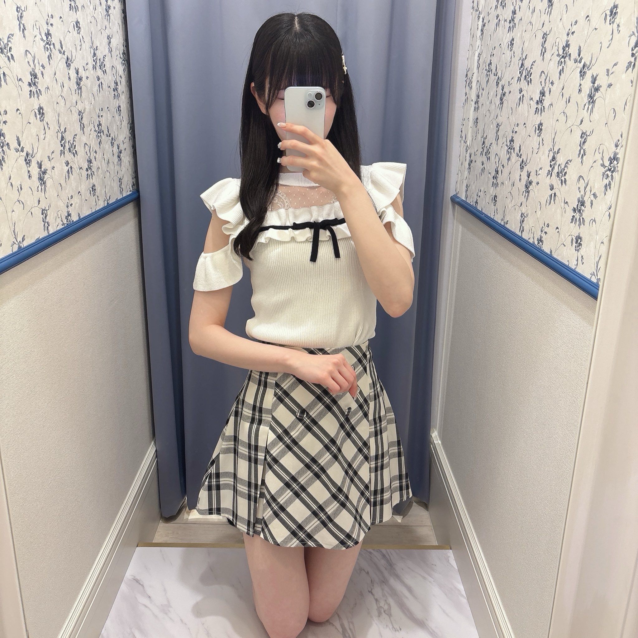 evelyn - 着るだけで可愛いハート柄のオフショルトップス♡肩を出さず着て頂ける2way♡ evelyn - 着るだけで可愛いハート柄のオフショルトップス♡肩を