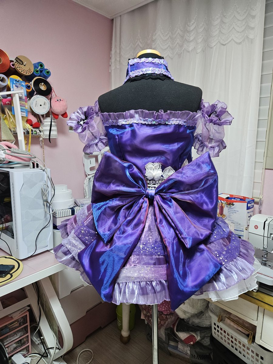 프리즘 스톤 
- 신비의 심포니아 🦋

은은한 홀로그램 원단이 포인트예요💜