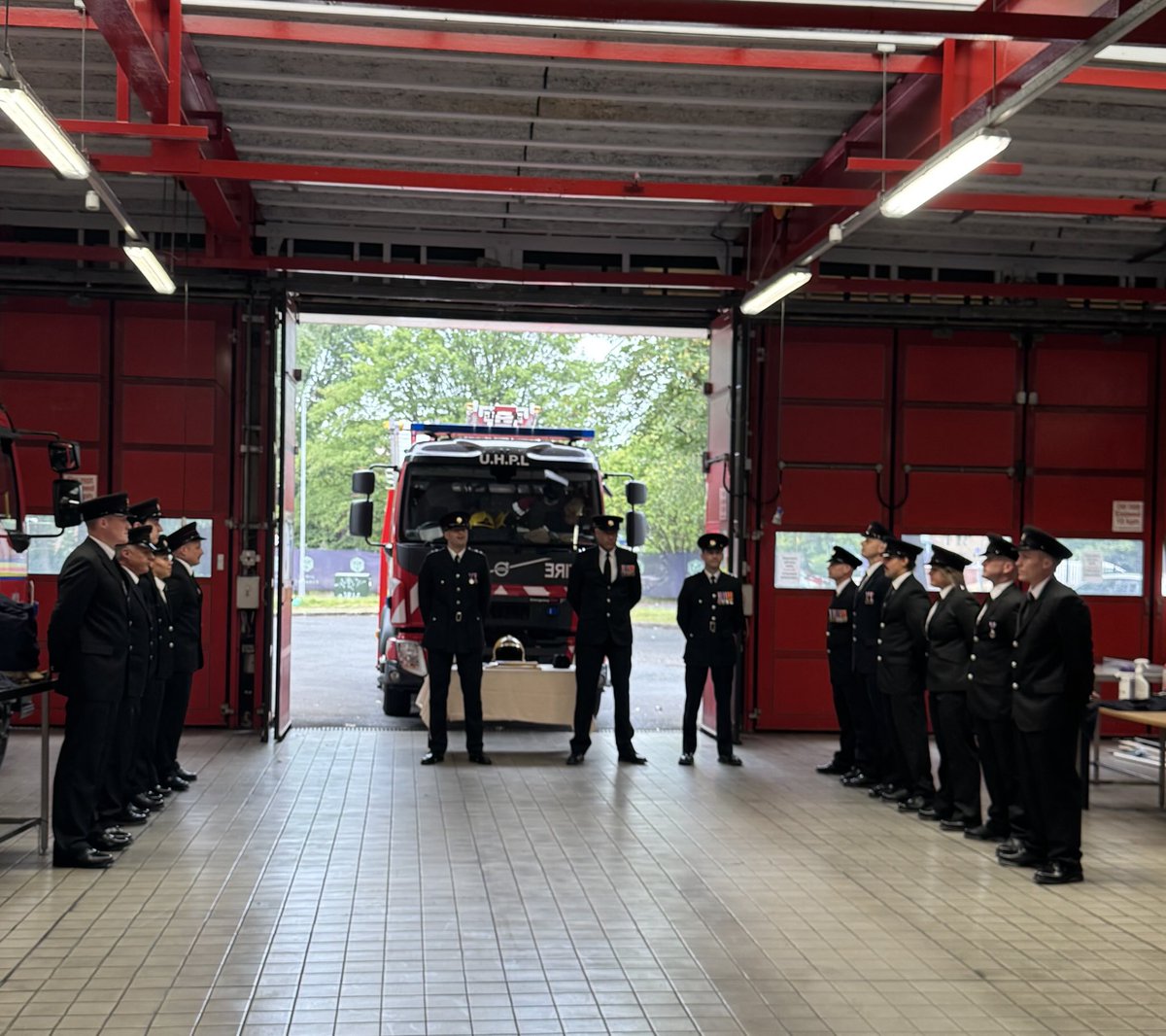 This week I had the pleasure of attending Firefighter Kev Robertson’s final parade with Red Watch Moss Side Fire Station. 30 years service, a cracking Firefighter, hugely experienced working in the city centre and an incredibly popular member of staff.! ⁦<a href="/manchesterfire/">Greater Manchester Fire and Rescue Service</a>⁩🚒