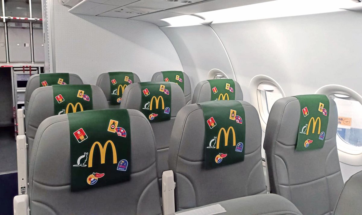 digro65's tweet image. Another special livery by LXM AERO for the @LeavAviation A320 D-ANNE, promoting the @McDonalds campaign "Around the world with Mecces" which is starting today. The aircraft will be in this livery until the end of September.
Fotos: (c) by LXM AERO